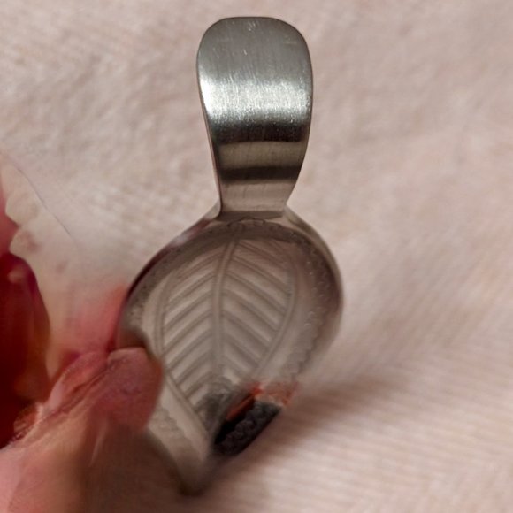 Stainless Steel Engraved Leaf Tea Bag Holder Caddy - Picture 7 of 8